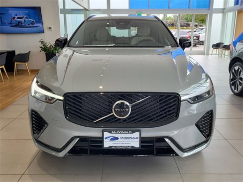 New 2026 Volvo XC60 T8 Plus w/ Climate Package PRO image 8
