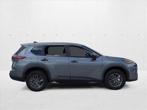 Used 2024 Nissan Rogue S image 4