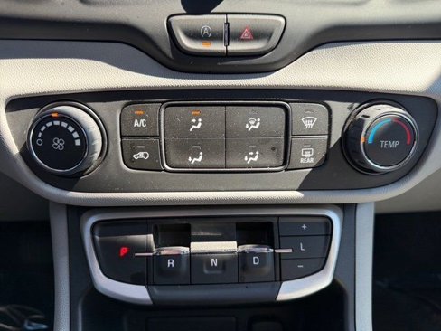 Used 2024 GMC Terrain SLE image 23