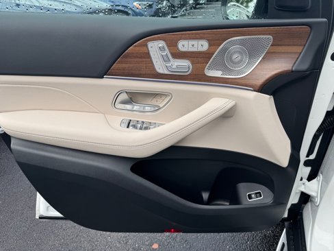 New 2026 Mercedes-Benz GLS 450 4MATIC image 5