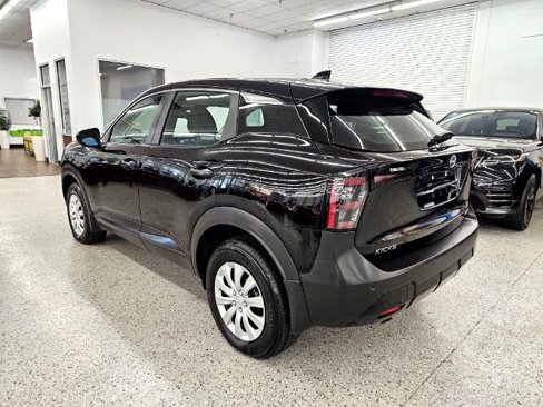 Used 2025 Nissan Kicks S image 6