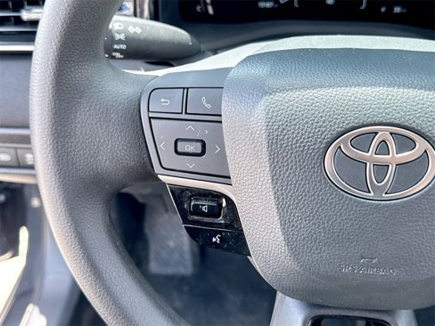 Used 2025 Toyota Camry LE image 14