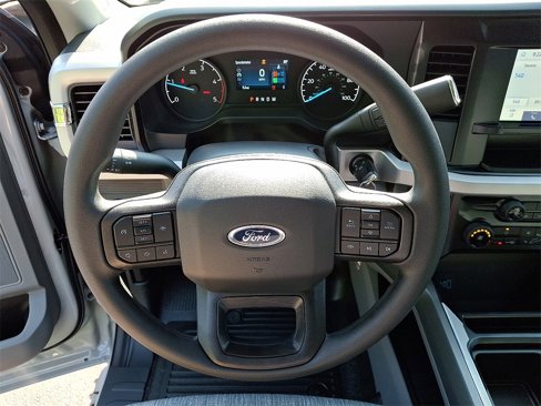 New 2025 Ford F450 XLT w/ XLT Value Package image 9