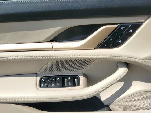 Certified 2023 Porsche Taycan 4S image 7