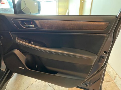 Used 2017 Subaru Outback 3.6R Limited image 73