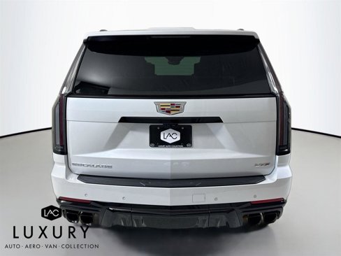 Used 2025 Cadillac Escalade ESV V image 5