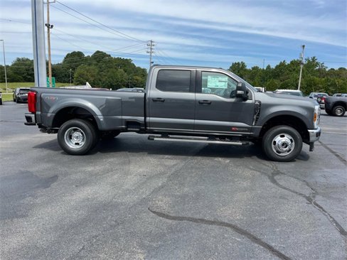 New 2025 Ford F350 XL image 2