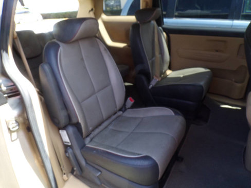 Used 2015 Kia Sedona LX image 13