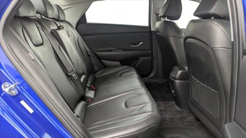 Used 2025 Hyundai Elantra Limited image 19
