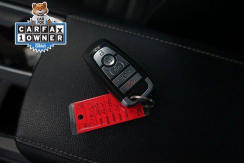 Used 2017 Ford Fusion SE w/ Fusion SE Technology Package image 22