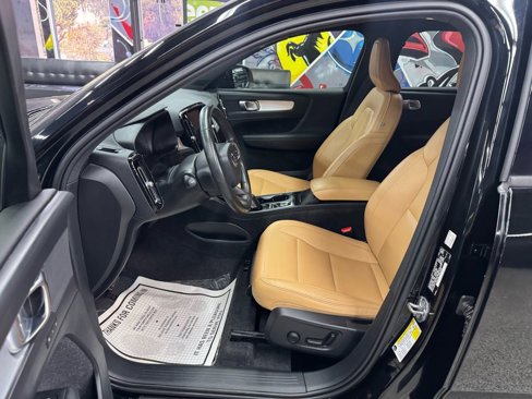 Used 2019 Volvo XC40 T5 Momentum image 10