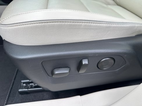 Used 2021 Buick Envision Essence w/ Technology Package I image 25
