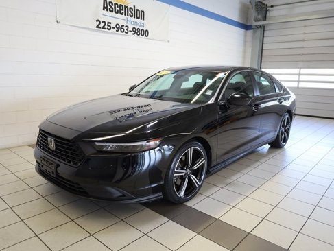Used 2024 Honda Accord Sport image 2