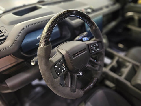 Used 2025 Land Rover Defender 110 image 11