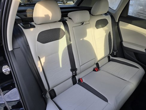 New 2025 Volkswagen Taos SE image 12