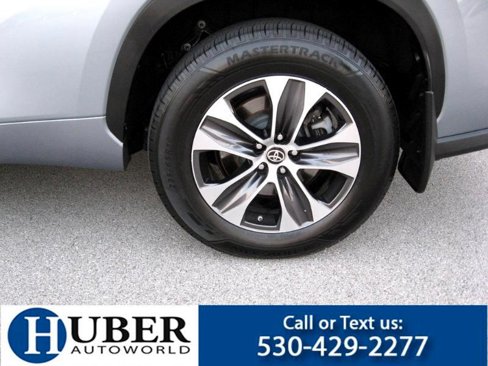 Used 2021 Toyota Highlander XLE image 17