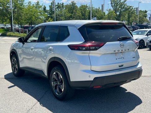 Used 2025 Nissan Rogue SV image 6