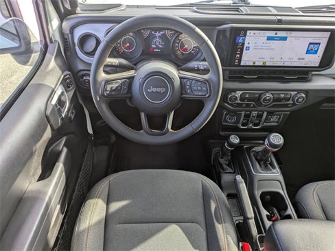 Used 2024 Jeep Gladiator Sport image 15