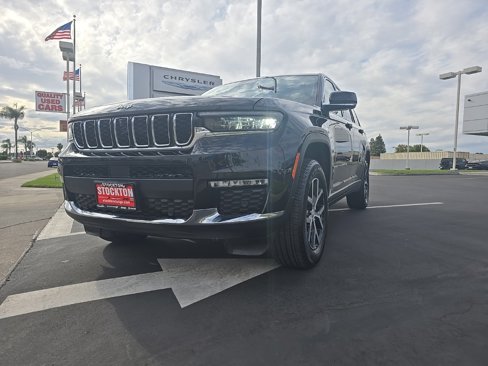 Used 2024 Jeep Grand Cherokee L Limited w/ Luxury Tech Group II image 21
