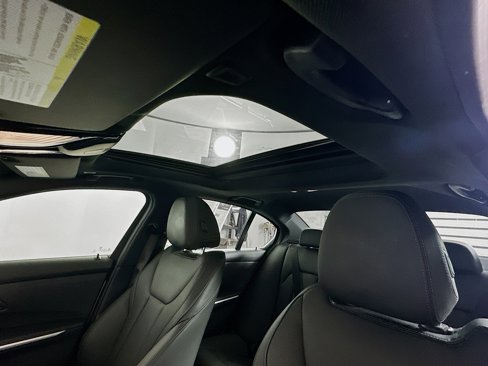Used 2025 BMW 330i Sedan image 26