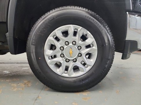 Used 2023 Chevrolet Silverado 2500 LT image 38