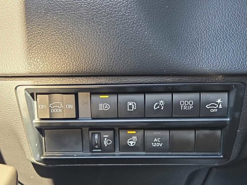 Used 2023 Toyota Sequoia Limited image 24