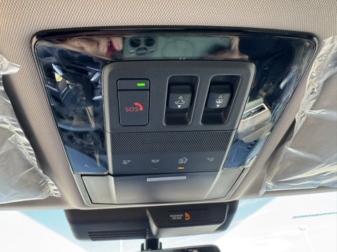 New 2025 Mitsubishi Outlander SE image 24