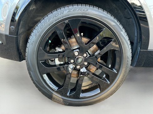 Used 2025 Land Rover Discovery Sport Dynamic SE image 35