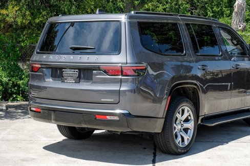 Used 2022 Jeep Wagoneer Series II image 16