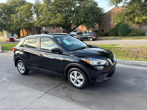 Used 2019 Nissan Kicks S image 2