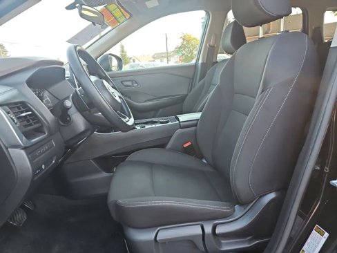 Used 2023 Nissan Rogue S image 16