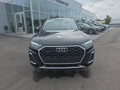 Certified 2025 Audi Q5 2.0T Premium image 9