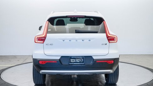 Certified 2025 Volvo XC40 B5 Plus w/ Climate Package image 3