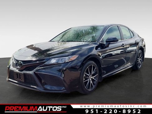 Used 2024 Toyota Camry SE image 1