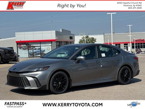 New 2026 Toyota Camry SE image 1