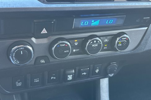 Used 2021 Toyota Tacoma TRD Off-Road image 30