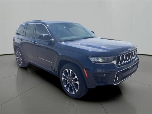 Used 2023 Jeep Grand Cherokee Overland w/ Luxury Tech Group IV image 7