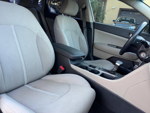 Used 2016 Kia Optima LX image 11