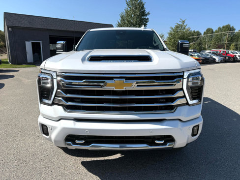 Used 2024 Chevrolet Silverado 3500 High Country w/ Technology Package image 8