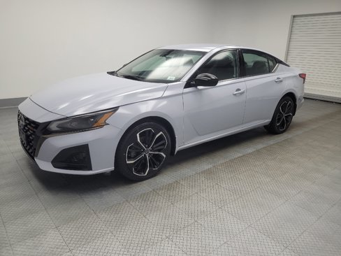 Used 2023 Nissan Altima 2.5 SR image 2