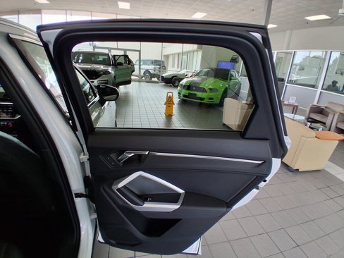 Used 2023 Audi Q3 2.0T Premium image 24
