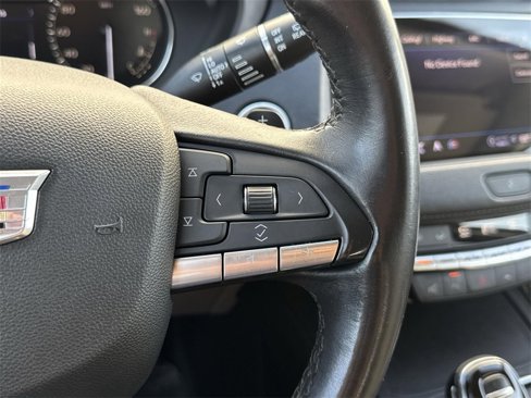 Used 2022 Cadillac XT4 Premium Luxury w/ Enhanced Visibility Package image 35