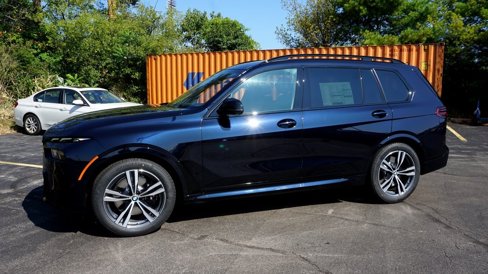 New 2026 BMW X7 M60i w/ Executive Package image 2