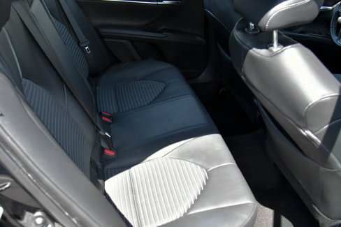 Used 2024 Toyota Camry SE image 38