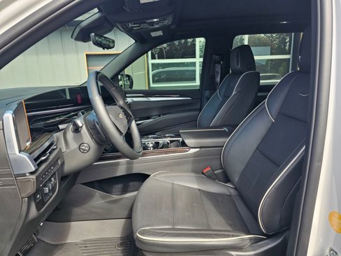Used 2025 Cadillac Escalade ESV Premium Luxury image 23