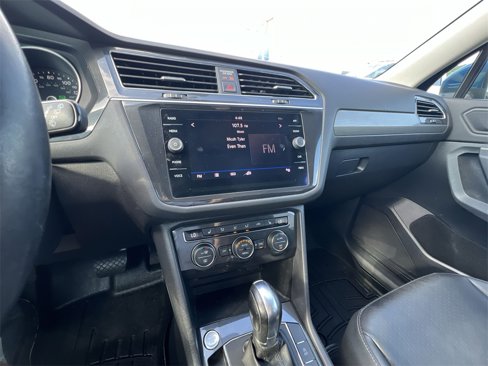 Used 2019 Volkswagen Tiguan SE image 25
