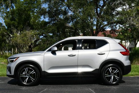 Used 2025 Volvo XC40 B5 Core image 26