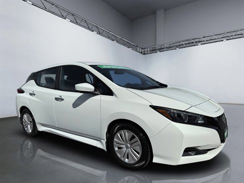 Used 2023 Nissan Leaf S image 8