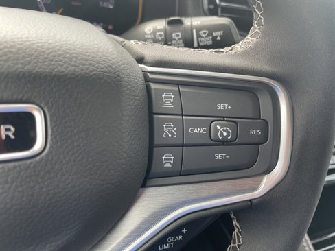 New 2025 Jeep Wagoneer 4WD image 23