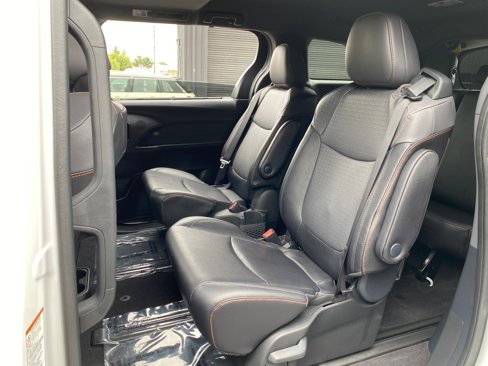 Used 2024 Toyota Sienna XSE image 20